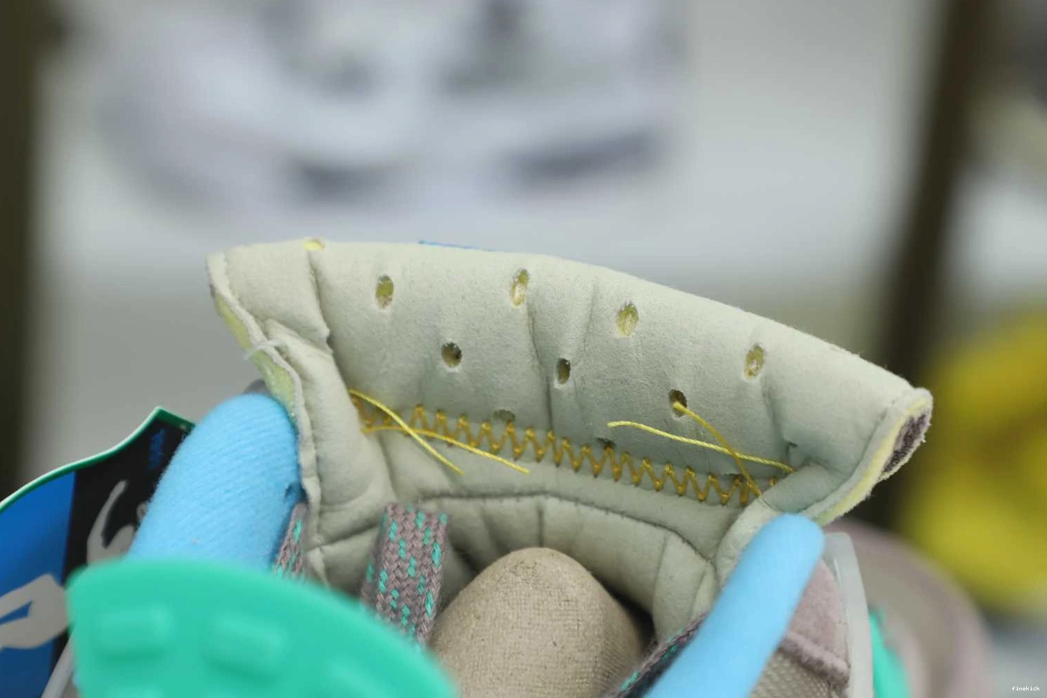 UNION RETRO 4 X 'TAUPE JORDAN HAZE' AIR LA 1210